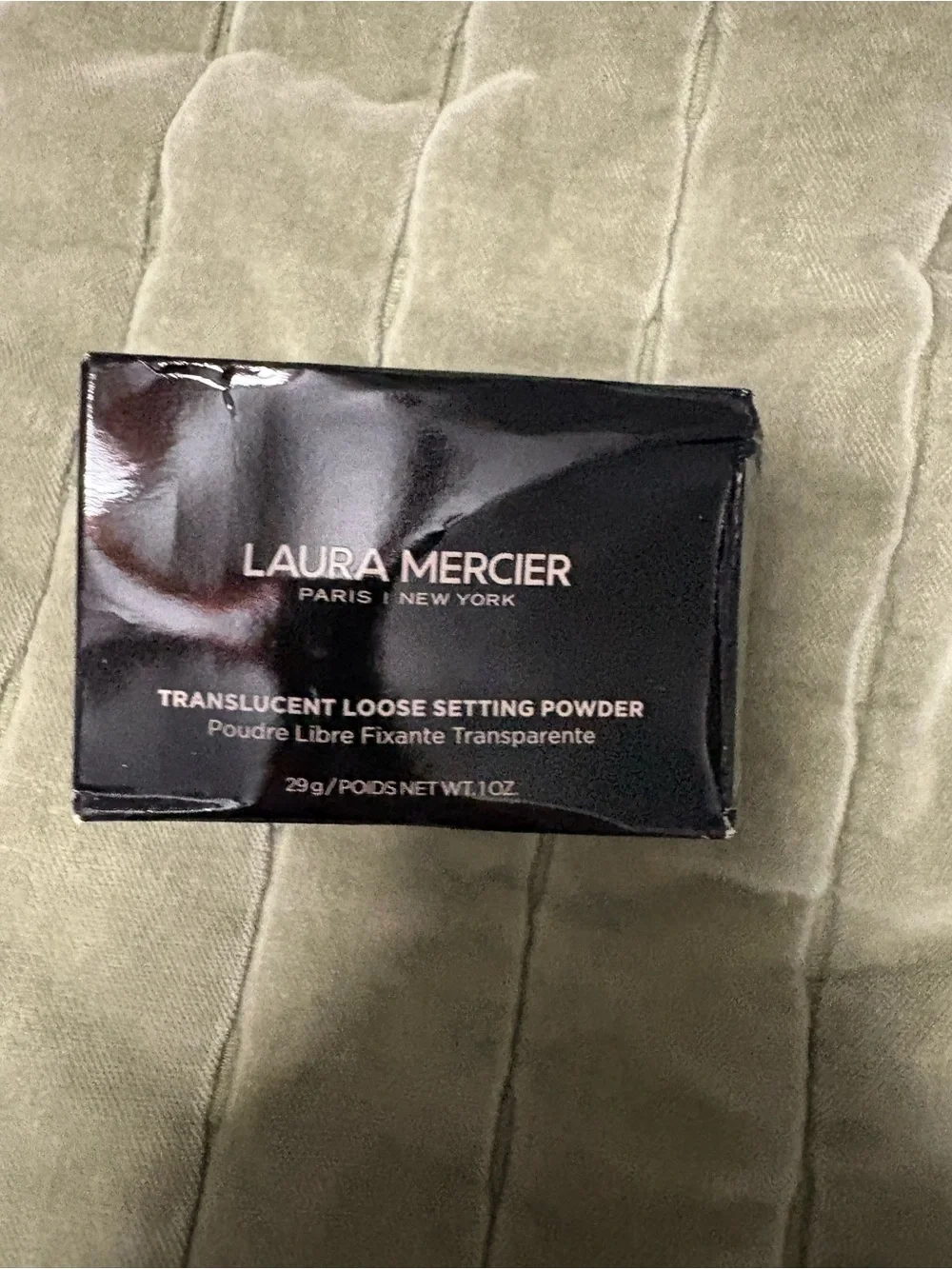 laura mercier Translucent Loose Setting Powder - Black Packaging